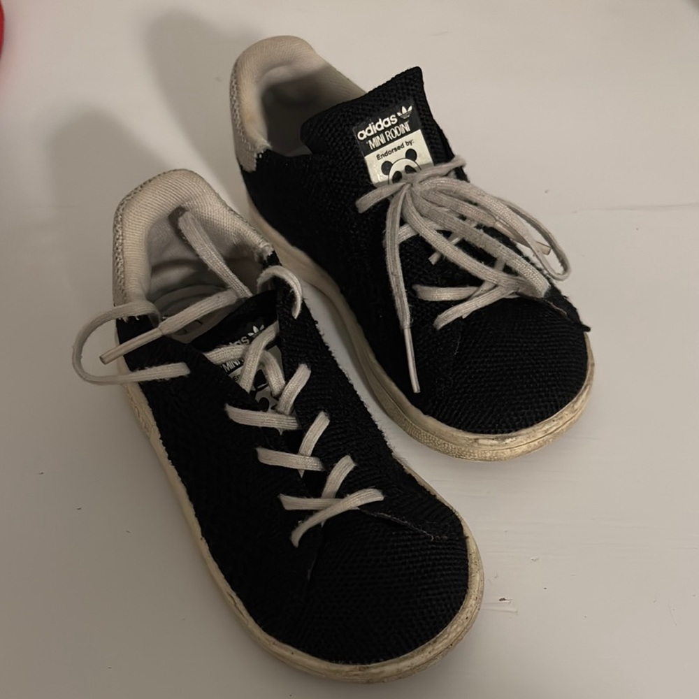 Adidas mini Rodini toddler shoes. Size 7.5.